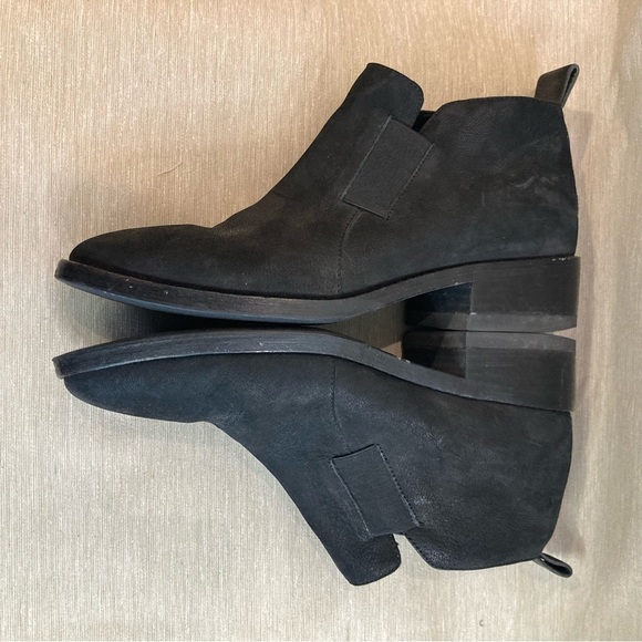 EILEEN FISHER  Sz 9 Tumbled Nubuck Flat Stacked Heel Round Toe Chelsea Booties - Picture 7 of 10